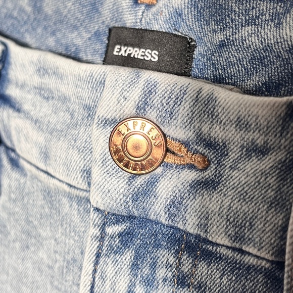 Express Mid Rise Medium Wash Skyscraper Ultrahyperstretch Jeans 0 2 4 Short - Picture 6 of 13